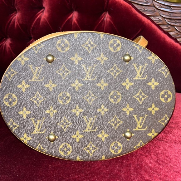 SOLD Authentic LOUIS VUITTON Monogram Bucket GM Shoulder Bag M42236 - Picture 3 of 11